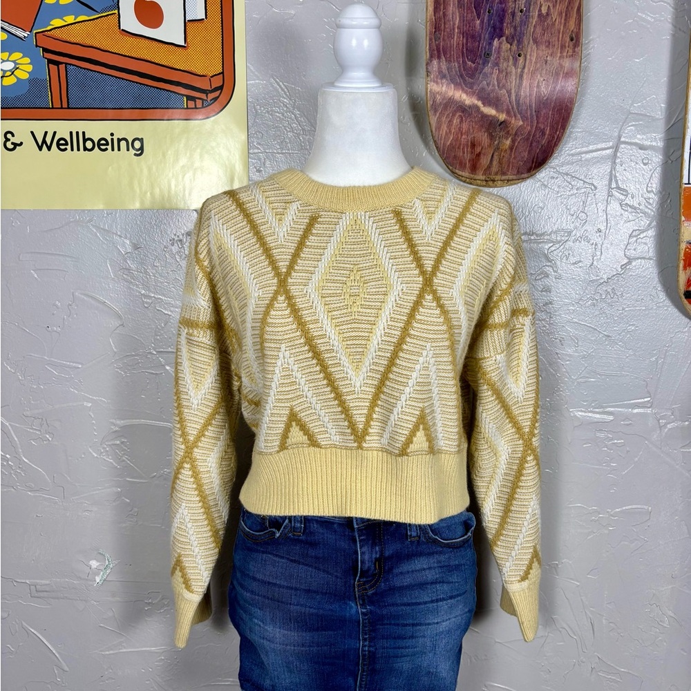 Lush Yellow Aztec Cropped Sweater 🌼🌙
